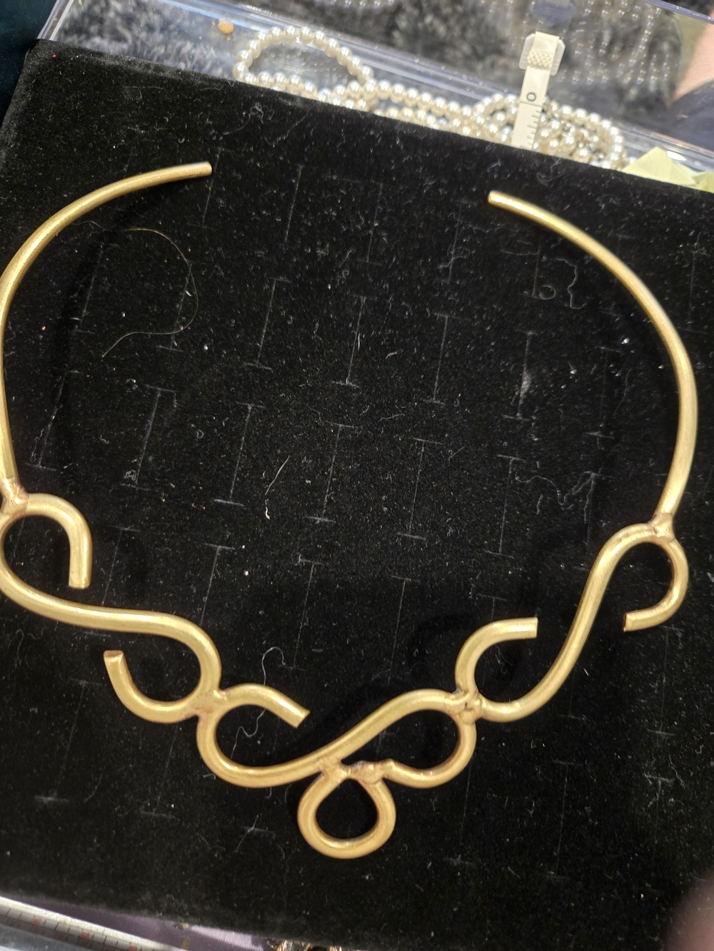 Gold Tone Sculptural Collar Necklace - Vintage Artisan Piece - Picture 6 of 10
